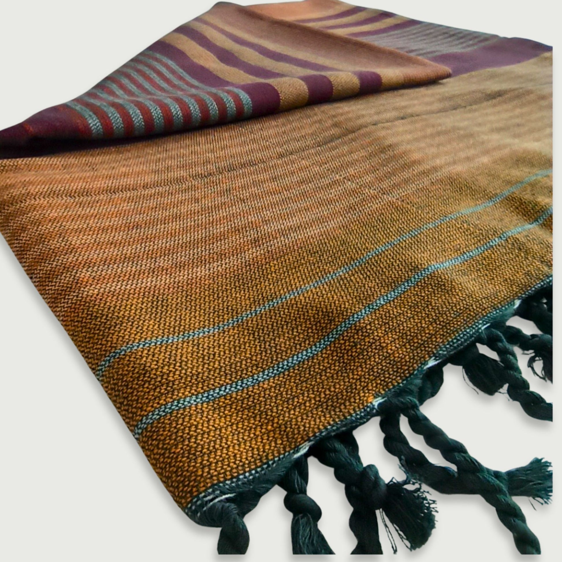 fouta, serviette de plage, nappe,  en coton biologique, couleurs aubergine, cuivre et fines rayures bleu pâle, de fabrication artisanale, modèle exclusif lana fares